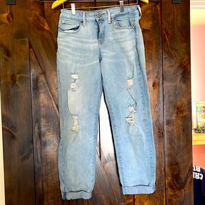 Levi’s boyfriend jeans